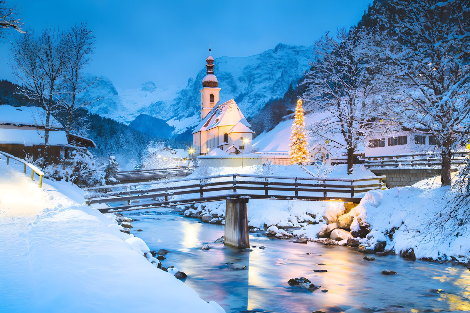 TPDE81925: Winterlandschaft mit Kirche und Fluss