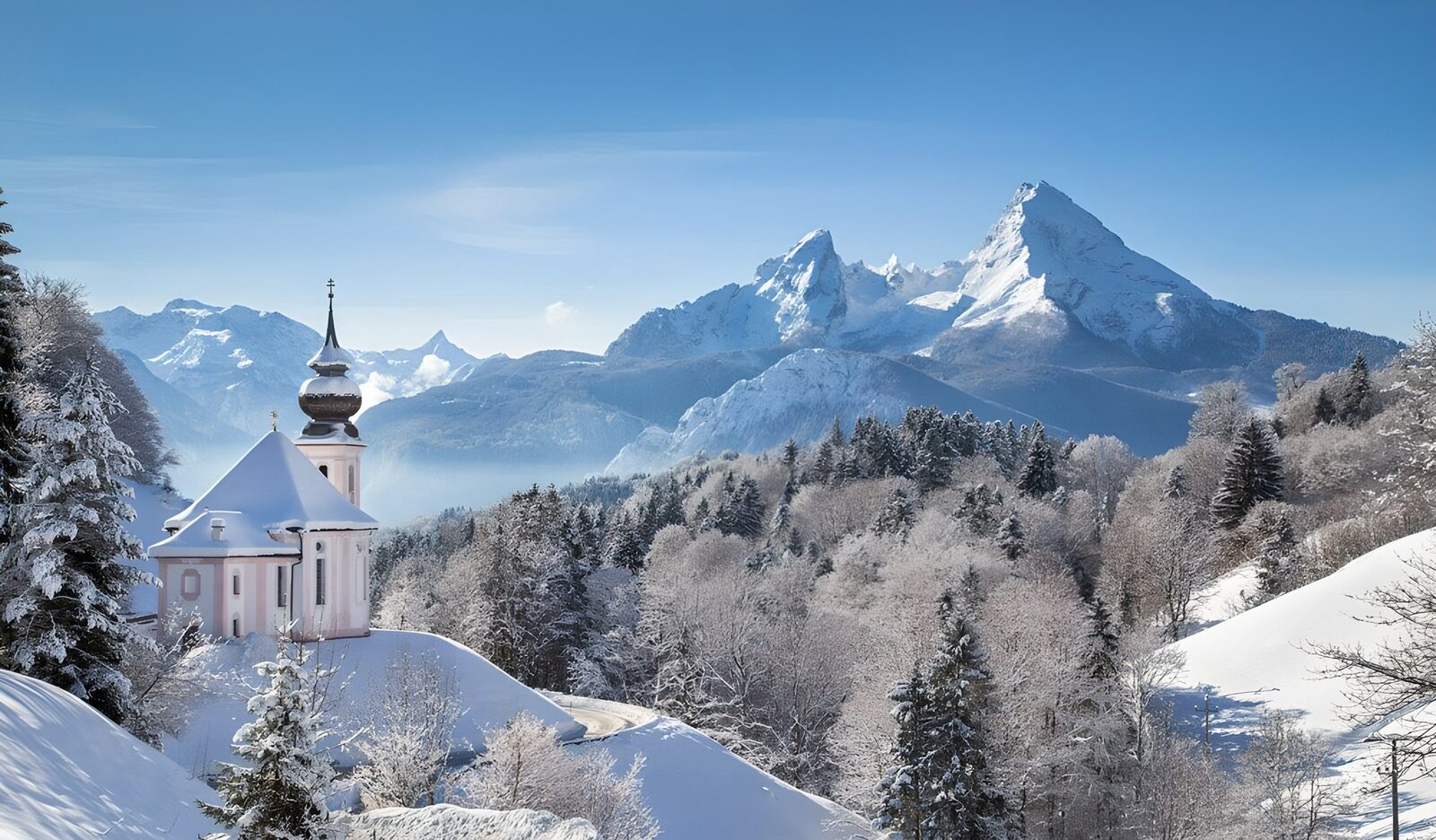 TPDE72225: Winterliche Kirche in den Alpen