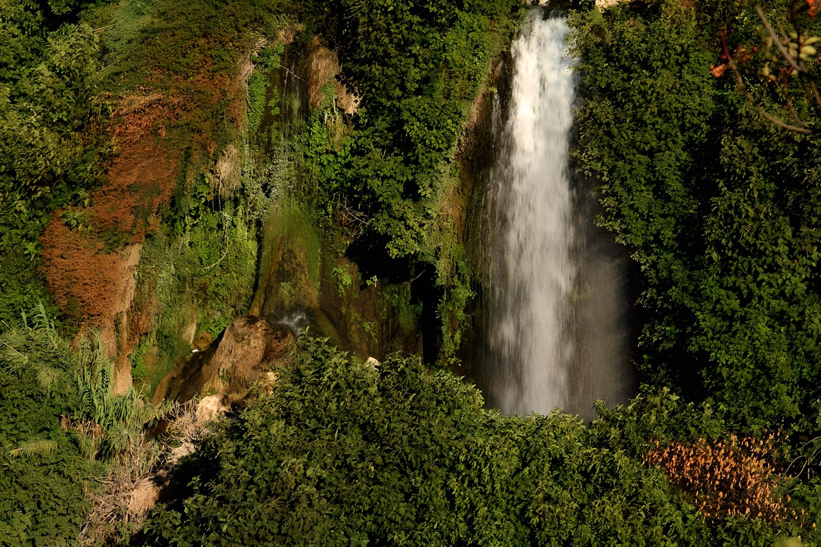 TPDE89629: wilder Wasserfall
