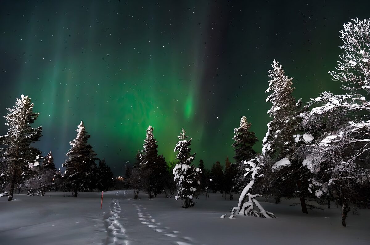 grüne Farbe des Polarlichts