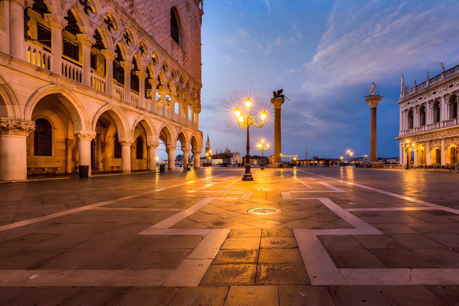 TPDE64679: Venedig bei Dämmerung
