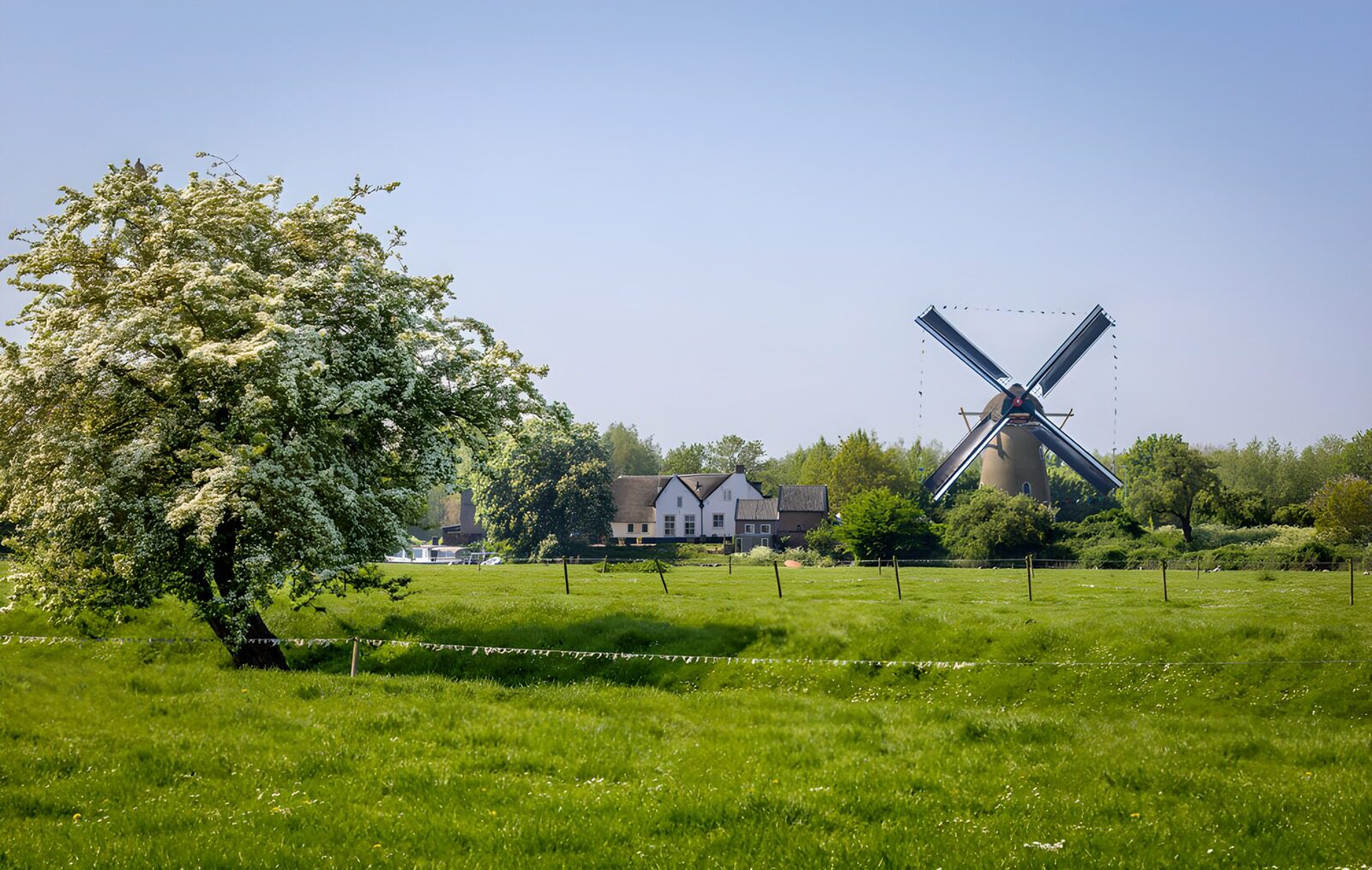 TPDE78627: Malerische Mühle in der Landschaft