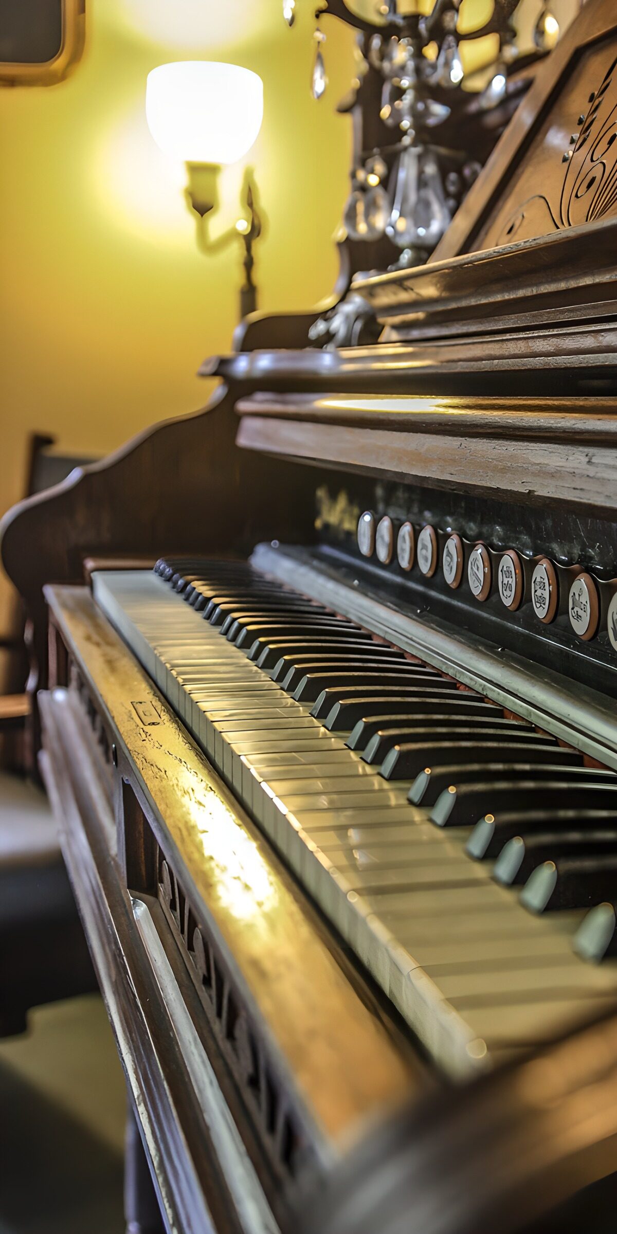 TPDE79290: Klassisches Klavier in nostalgischer Umgebung
