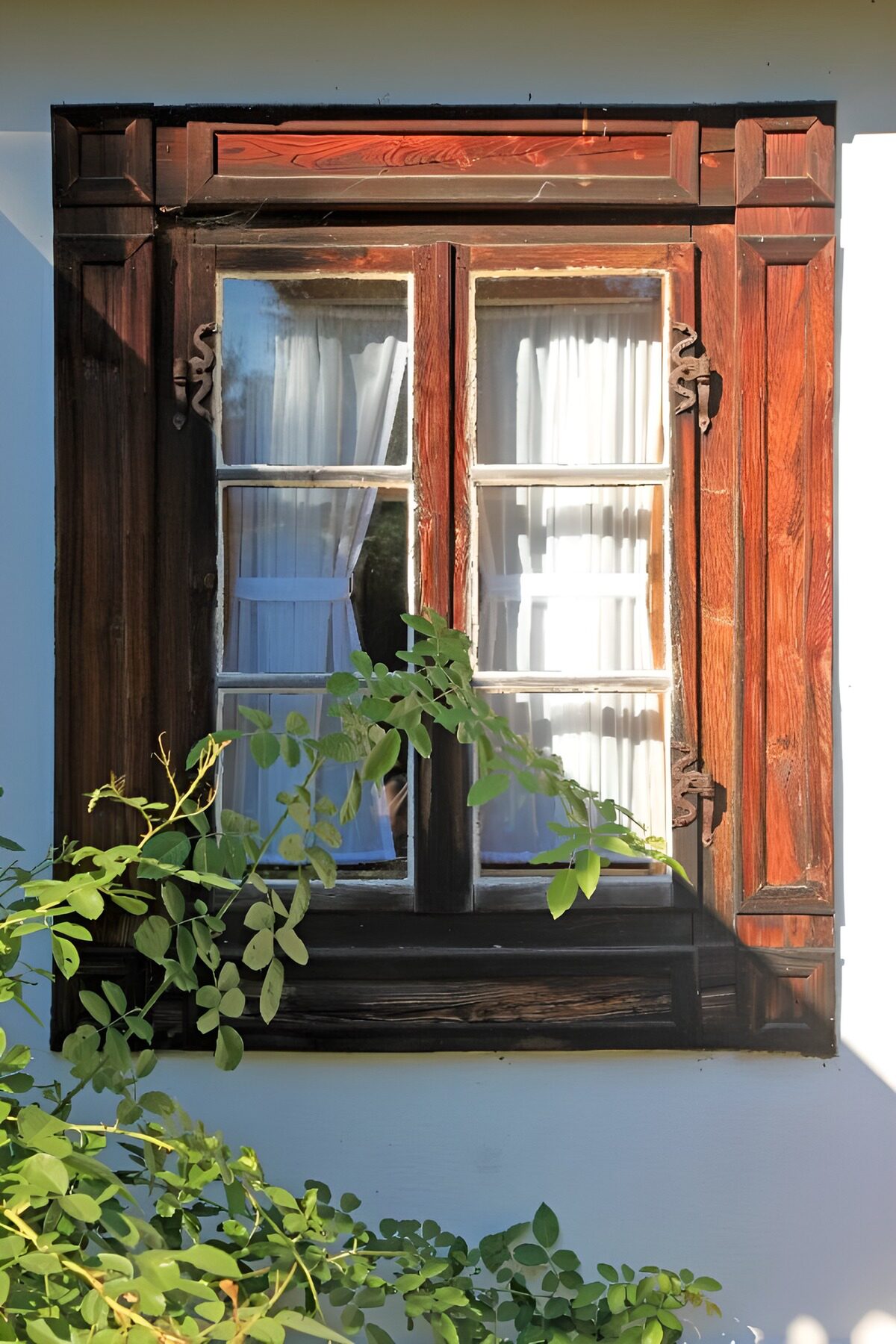 TPDE81609: Holzfenster eines alten Hauses