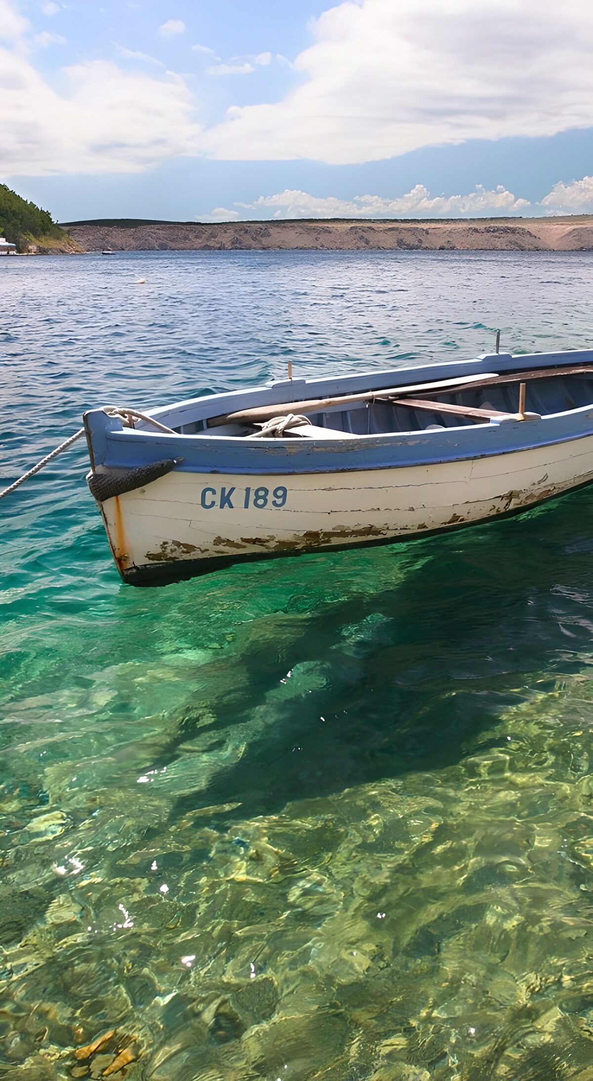 TPDE74632: das Wasser schimmert in hunderten Blau- und Grüntönen