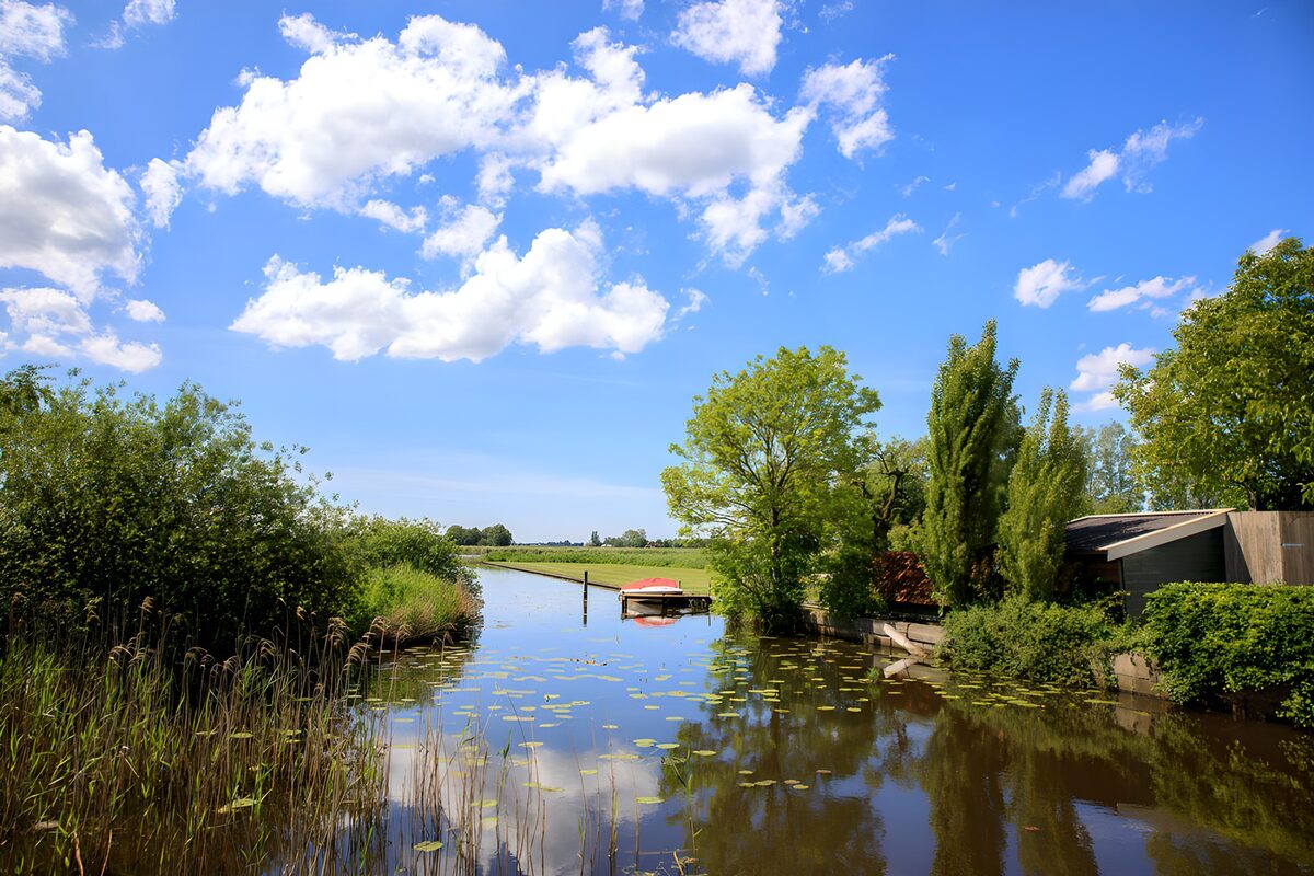 TPDE12701: Zünftige Landschaft am Wasser