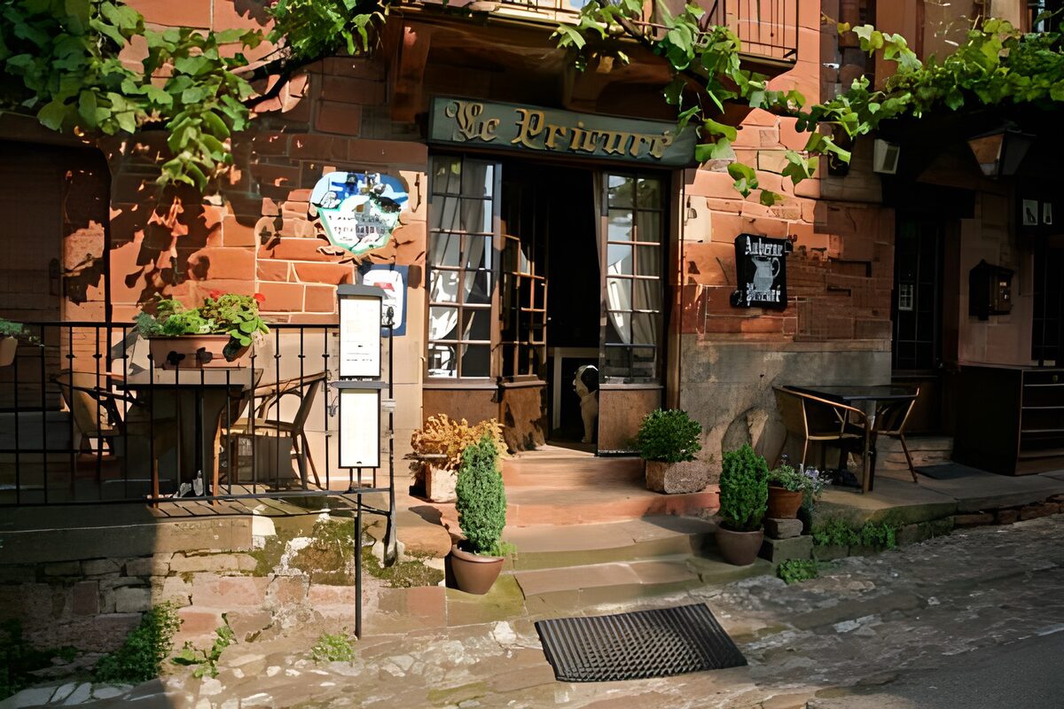 TPDE85702: Französisches Restaurant mit Terrasse