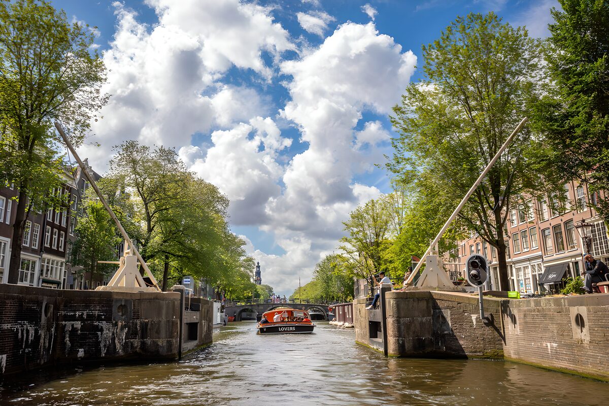 TPDE89355: Amsterdamsche Grachten mit schönen Brücken