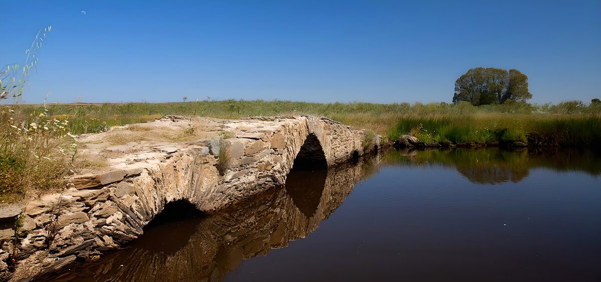 TPDE89334:  steinerne, römische mittelalterliche Brücke
