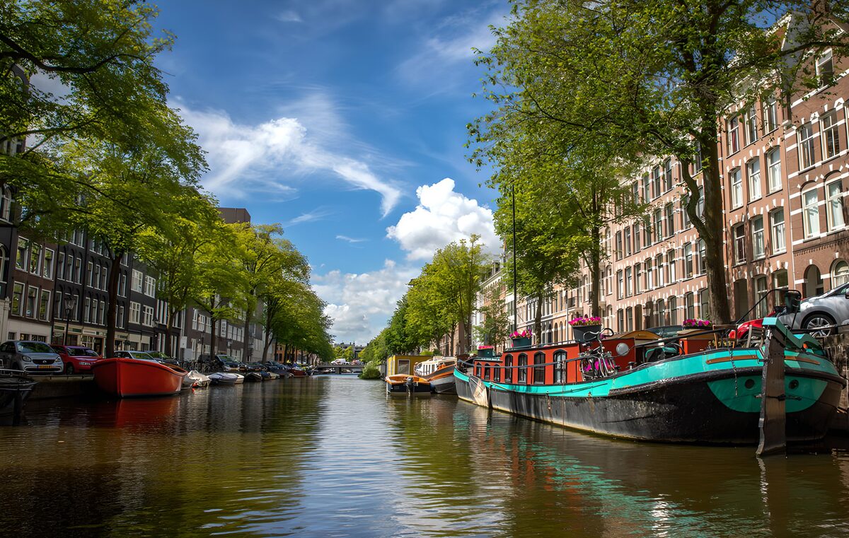 TPDE45487: Romantischer Kanal in Amsterdam
