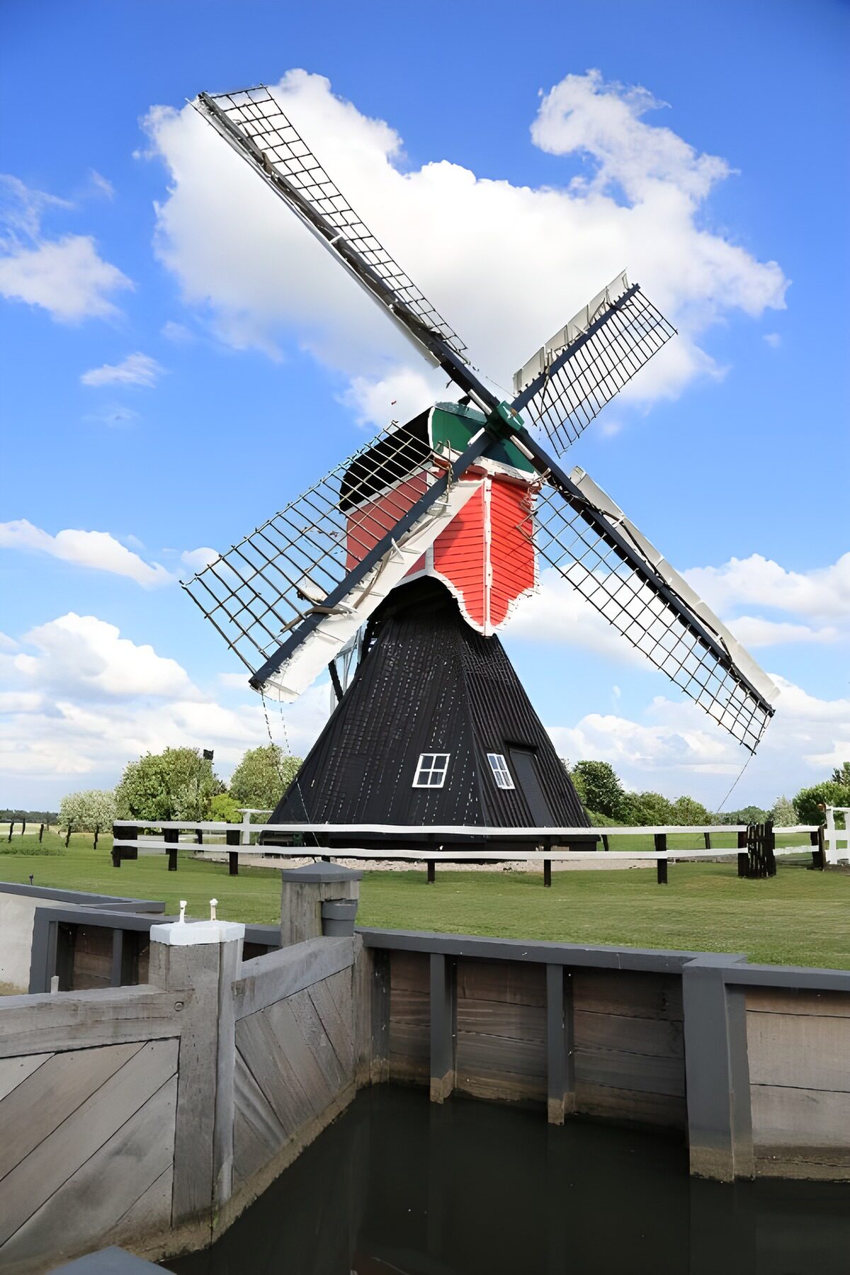 TPDE78455: Mühle an einer Schleuse