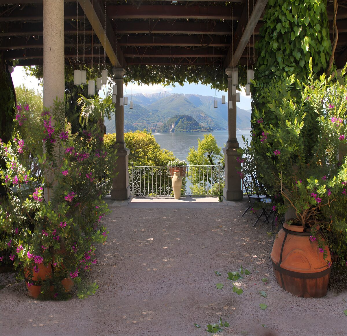 TPDE22705: Überdachte Terrasse am See