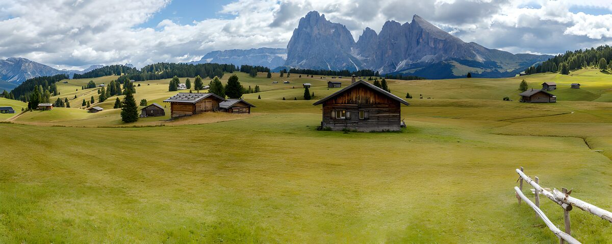 TPDE84250: Malerische Almlandschaft in den Dolomiten