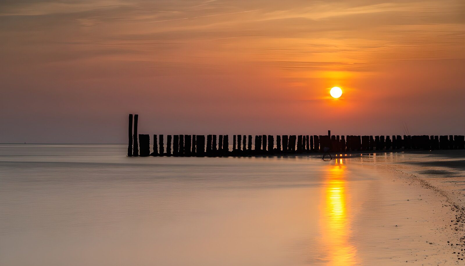 TPDE66239: Sonnenuntergang am Wasser