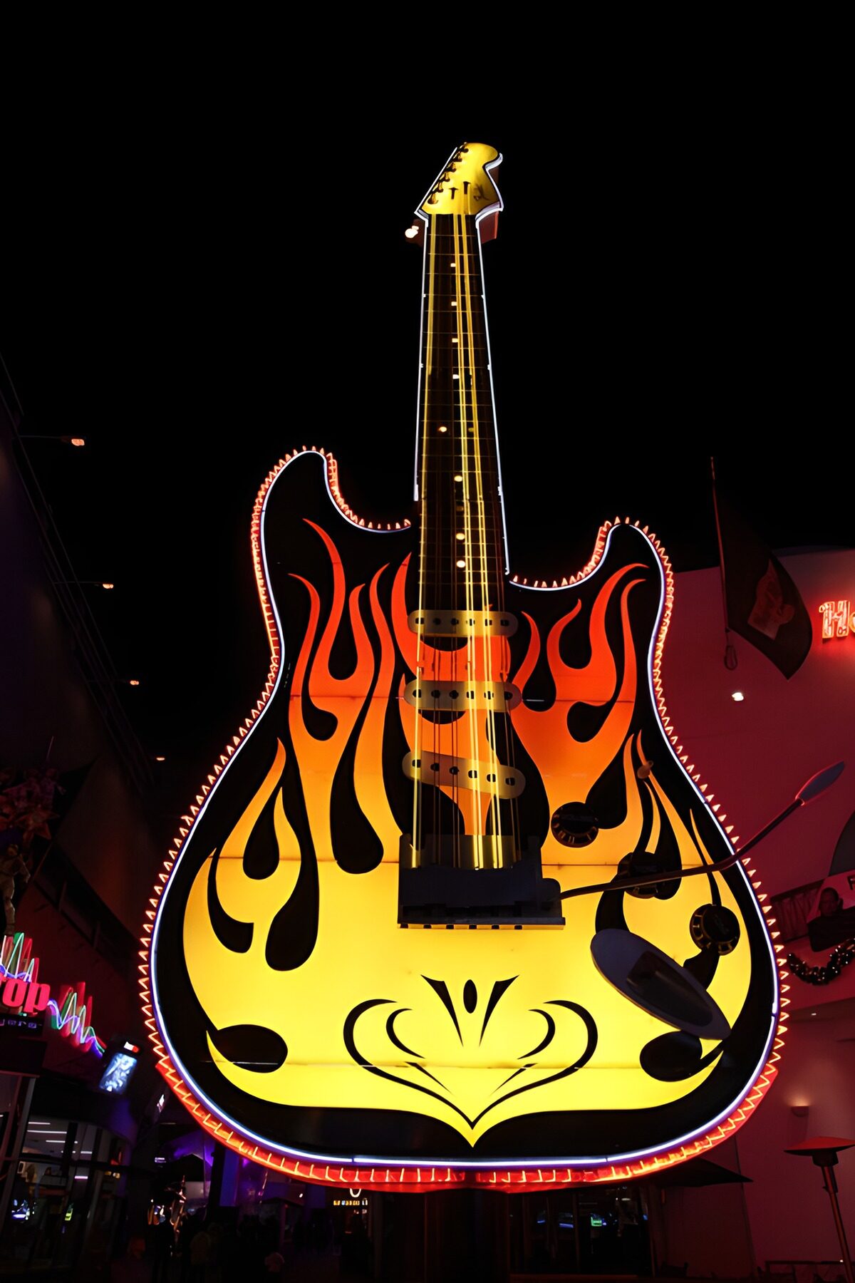 TPDE78354: Leuchtende Gitarre mit Flammenmuster
