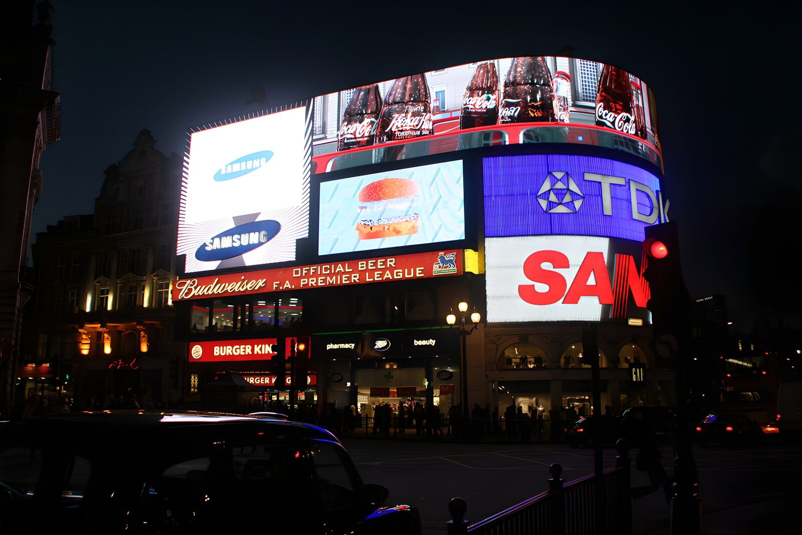 TPDE48930: Leuchtende Werbung am Piccadilly Circus