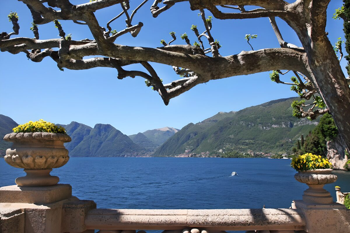 TPDE66543: sommerliche Aussicht auf das Lago Maggiore und die Berge