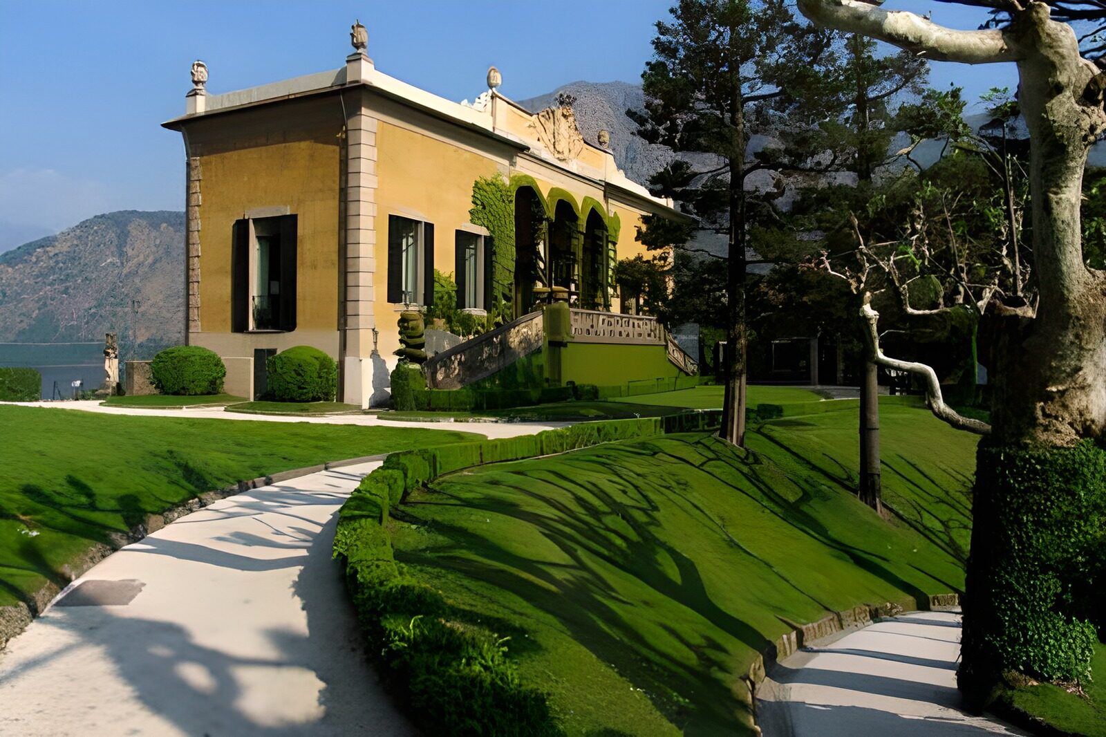 TPDE95595:  Luxusvilla im Grünen mit Blick auf die Berge