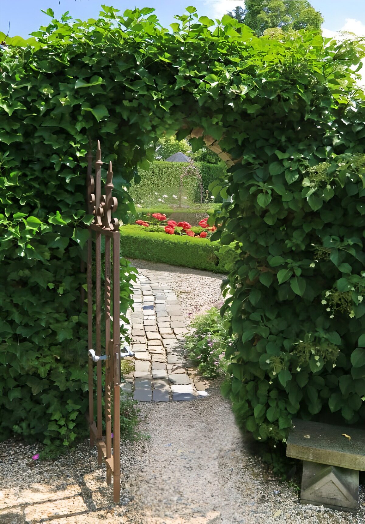 TPDE37187: schmiedeisere Gittertür zum Rosengarten