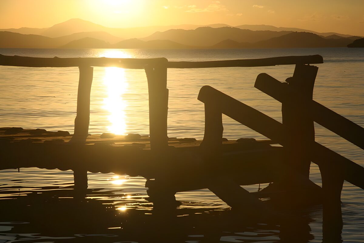 Steg am Wörthersee kurz vor Sonnenuntergang