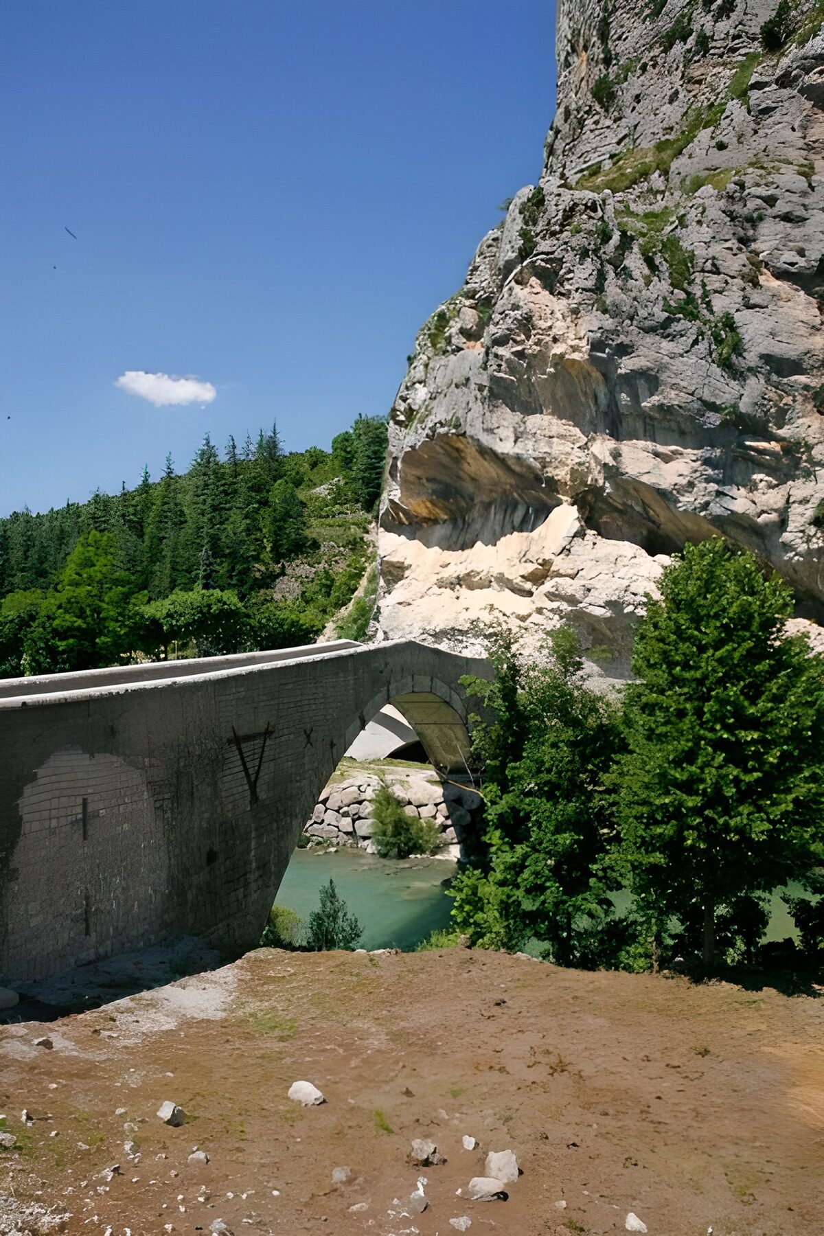 TPDE77779: römische Wasserleitung in den Bergen