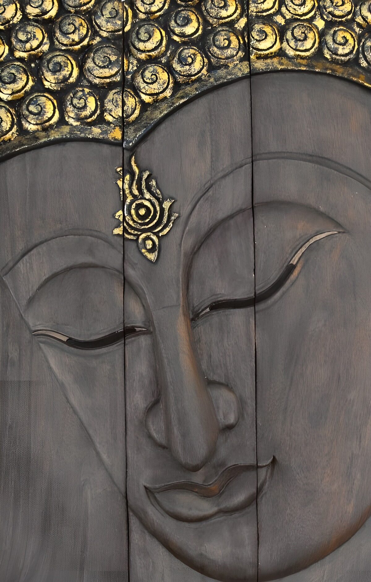 graueBuddha aus Teak geschnitzt 