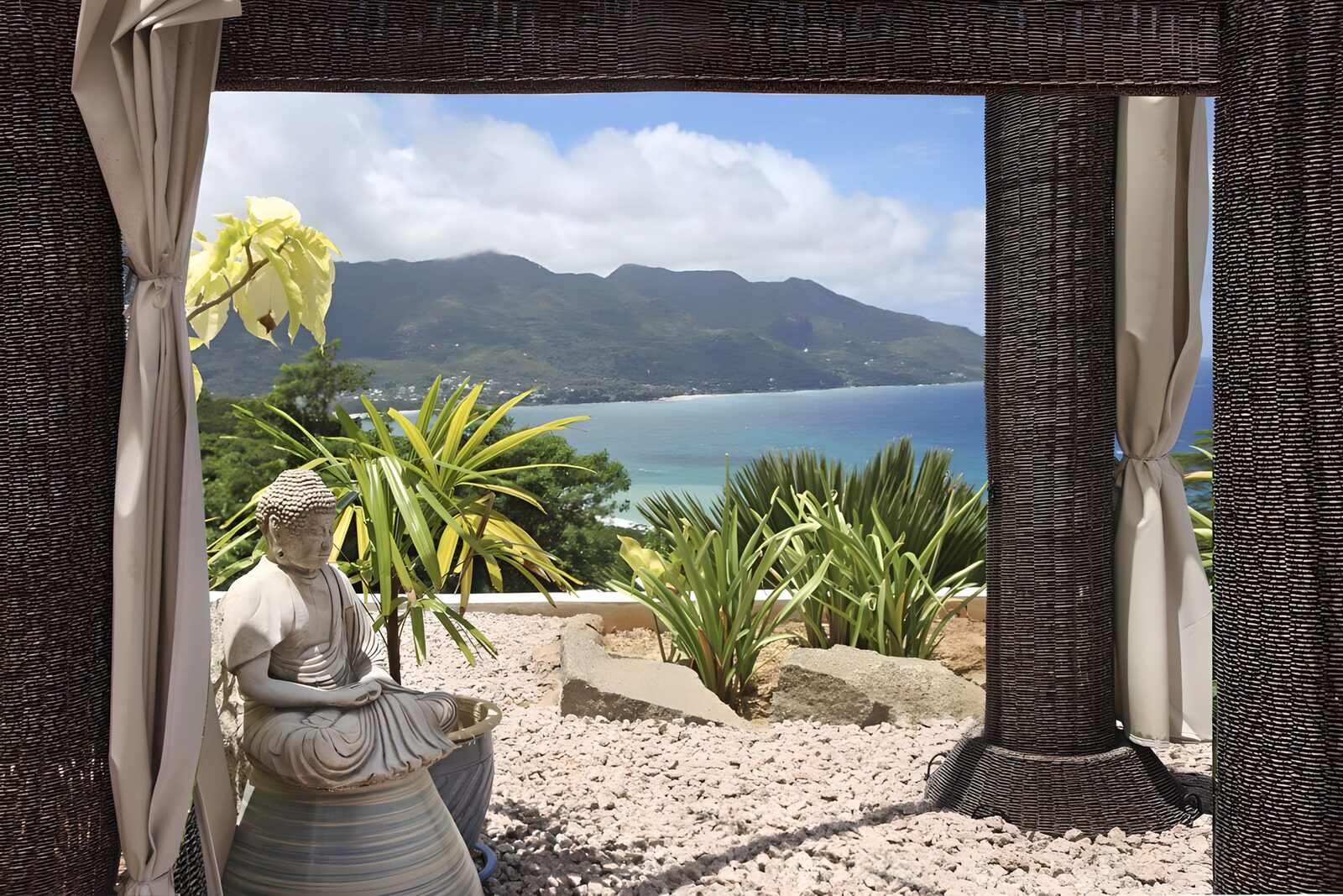 TPDE85496: Villa mit Buddha mit Blick aufs Meer