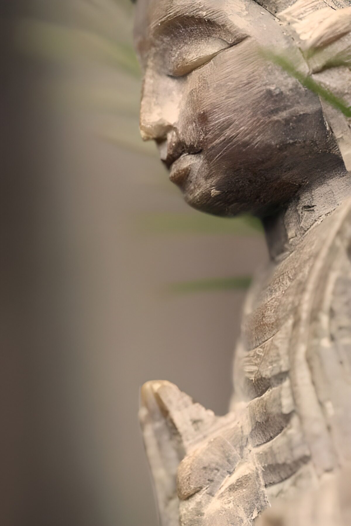TPDE99463: Buddha-Staue mit der Geste des Betens