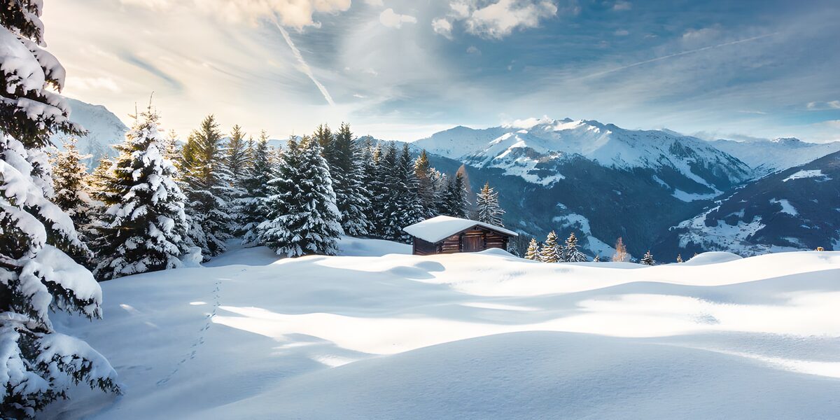 TPDE97149: Winterlandschaft mit schneebedeckten Bergen