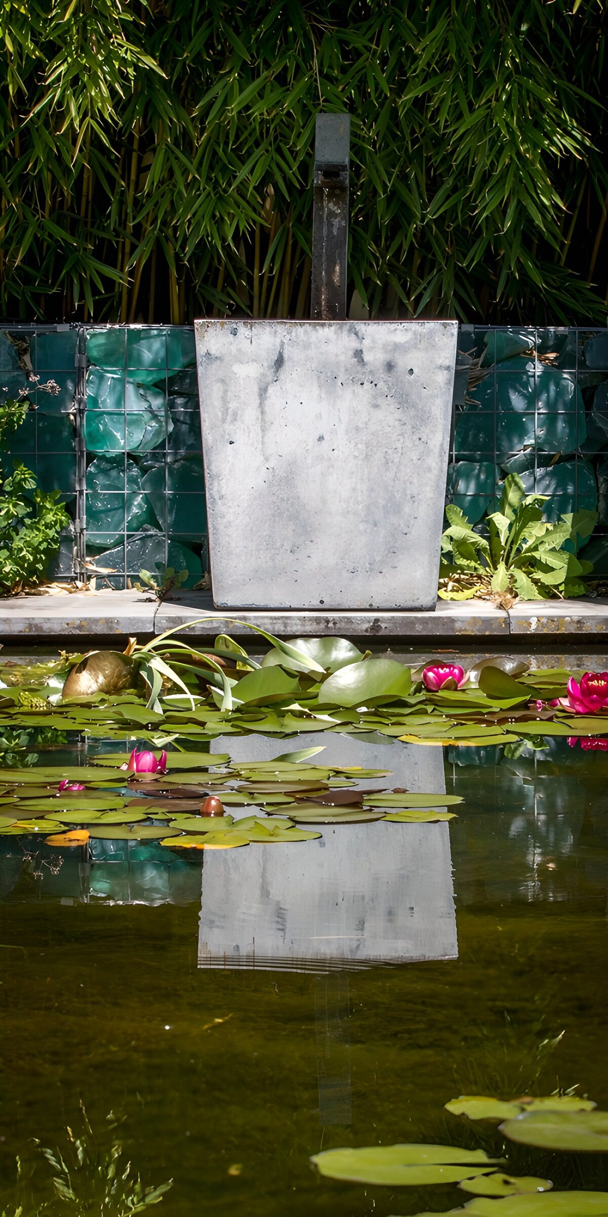 TPDE41249: Moderne Wasserspiele im Garten