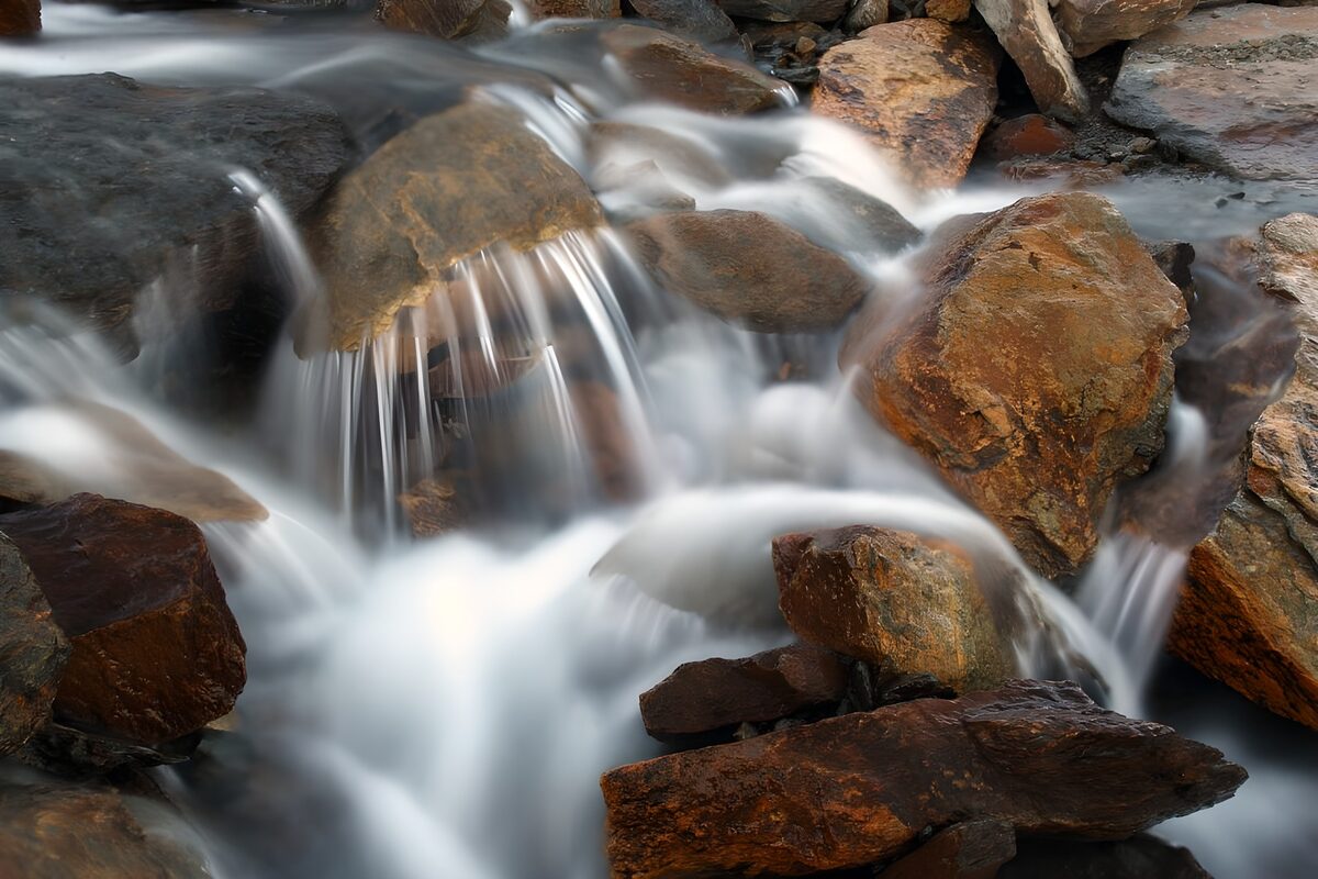 TPDE72034:  unaufhaltsam strömt das Wasser weiter