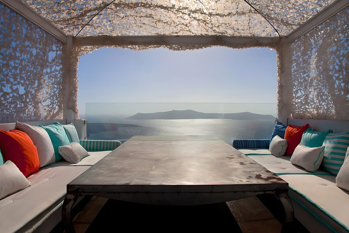 TPDE55320: Loungen mit Aussicht auf das Meer